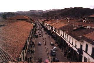 Avenida  El Sol, une des avenues principales de Cusco